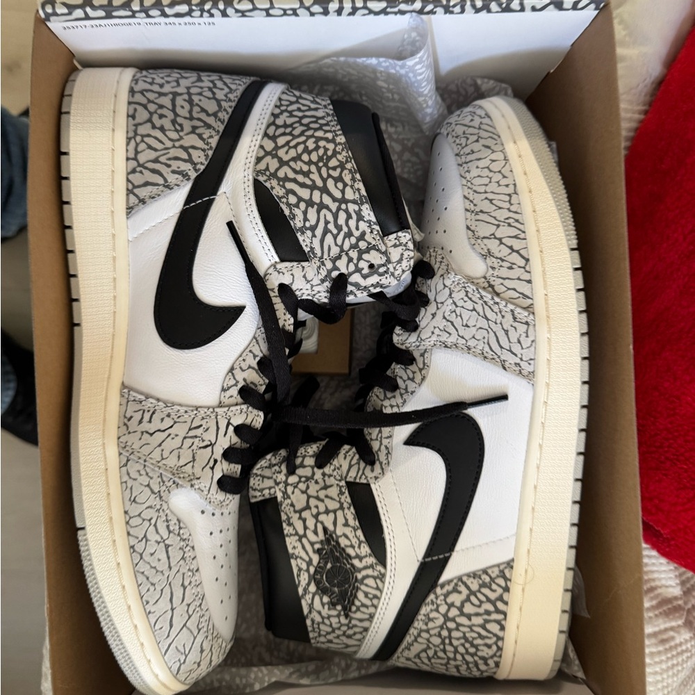 Nike Air Jordan Sneakers with Gray Pattern